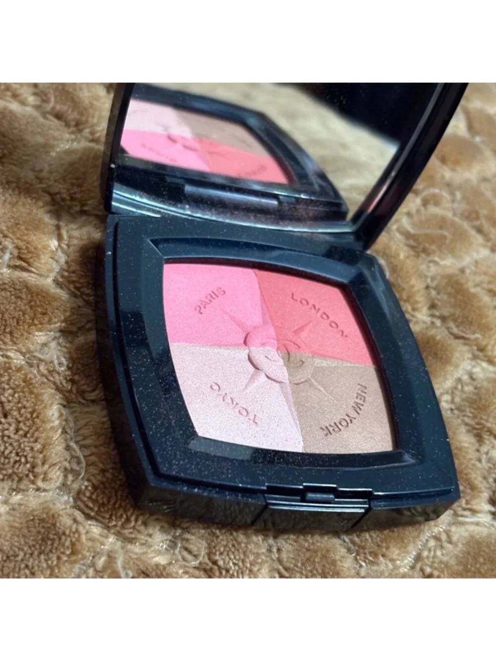 Chanel Voyage De Chanel Travel Face Palette Blush & Illuminating Powders 0.38 oz - Picture 6 of 9